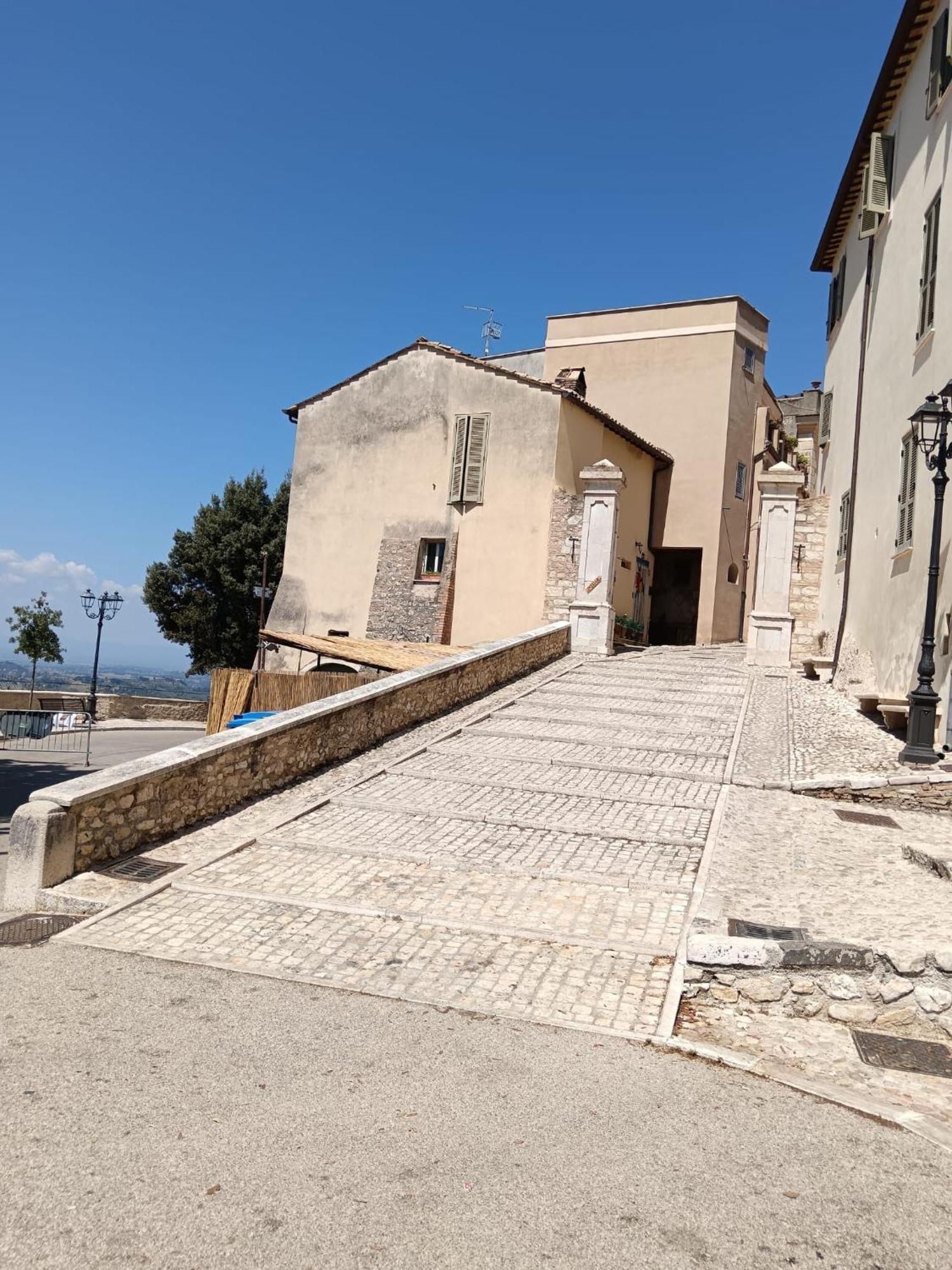 La Casa Della Rocca Apartment Roccantica Exterior photo